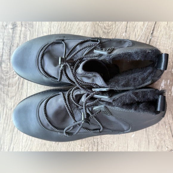 Ugg Classic Rising Toggle black size 10 new - Picture 2 of 9